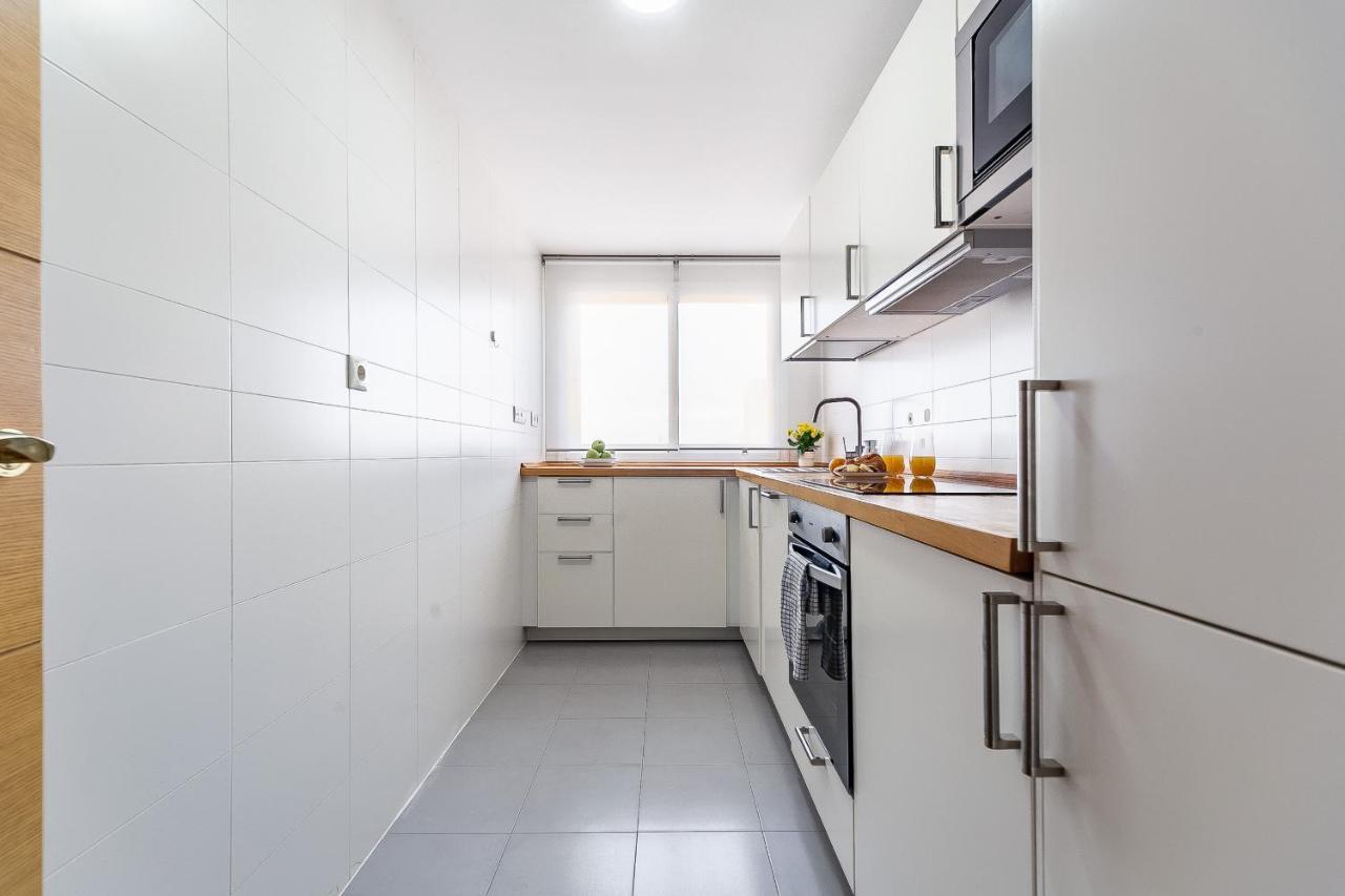 Modern Beach Apartment Valparaiso With Parking Málaga Exterior foto