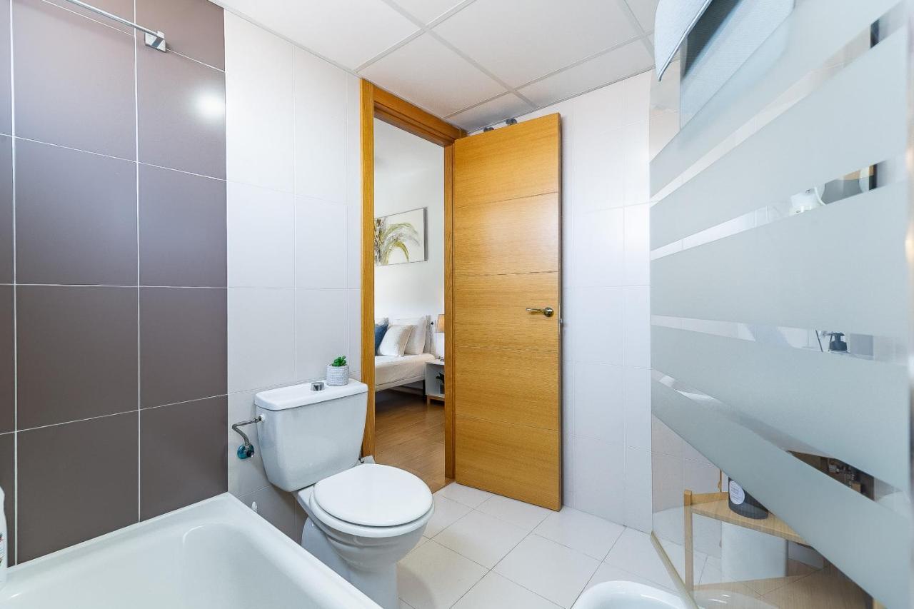 Modern Beach Apartment Valparaiso With Parking Málaga Exterior foto