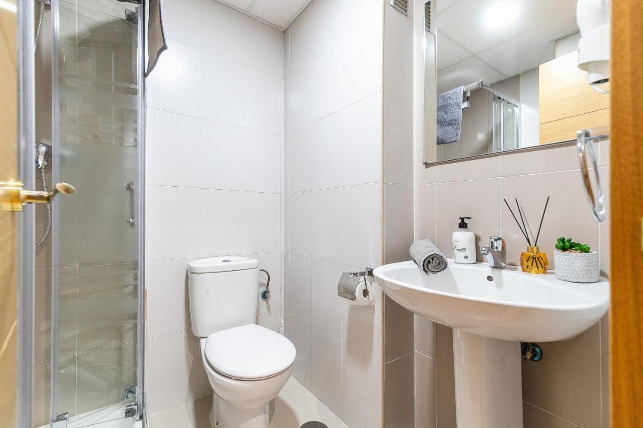 Modern Beach Apartment Valparaiso With Parking Málaga Exterior foto